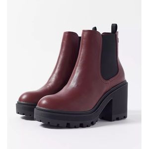 UO Chelsea Boot